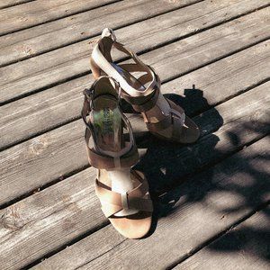 VGUC Michael Kors Lee T Strap Heeled Sandals